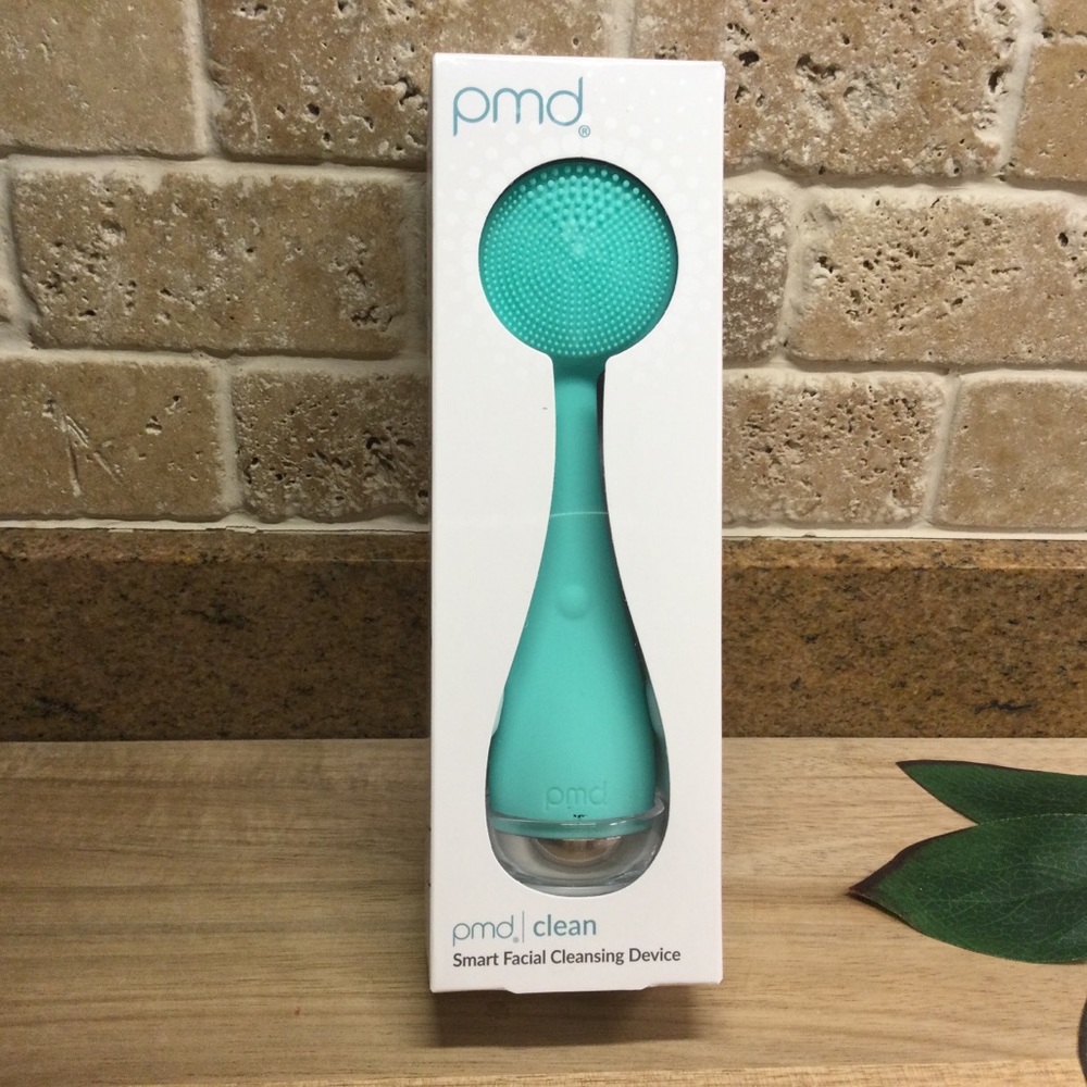 New PMD Clean Facial Cleansing Brush